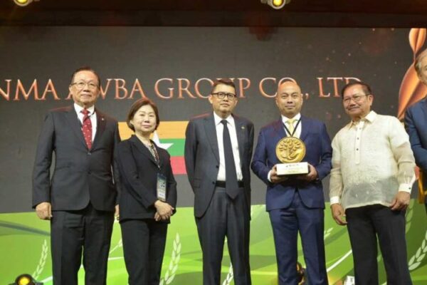 Myanma Awba Group wins inaugural Golden AGROW Award for efforts in advancing agriculture